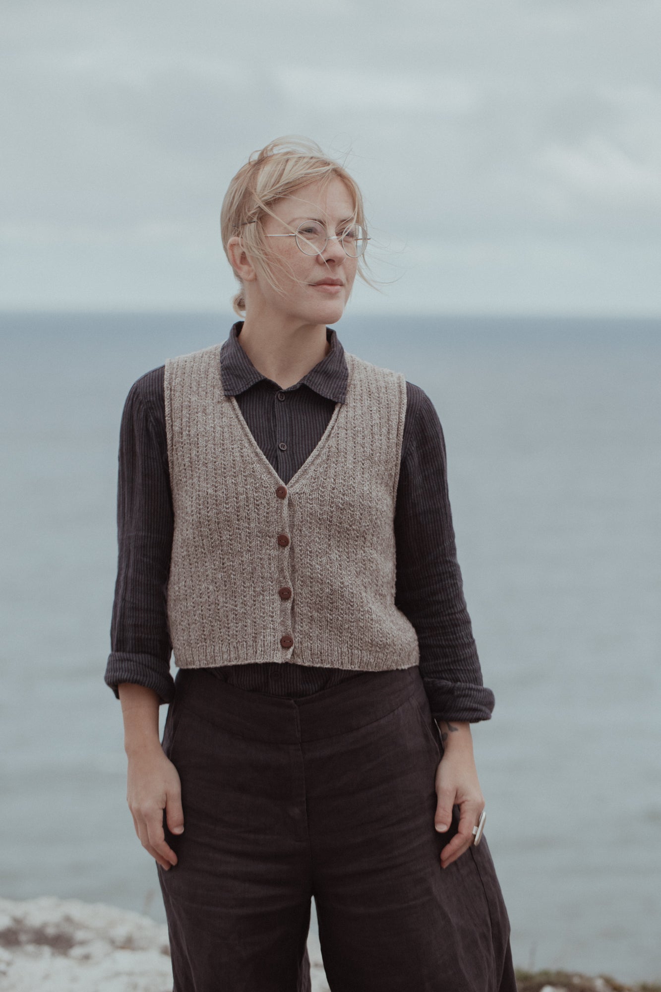 The Island and the Forest: A Knitted Correspondence