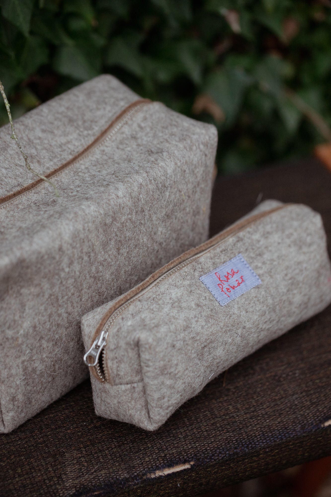 Wool felt bags by Retrosaria Rosa Pomar