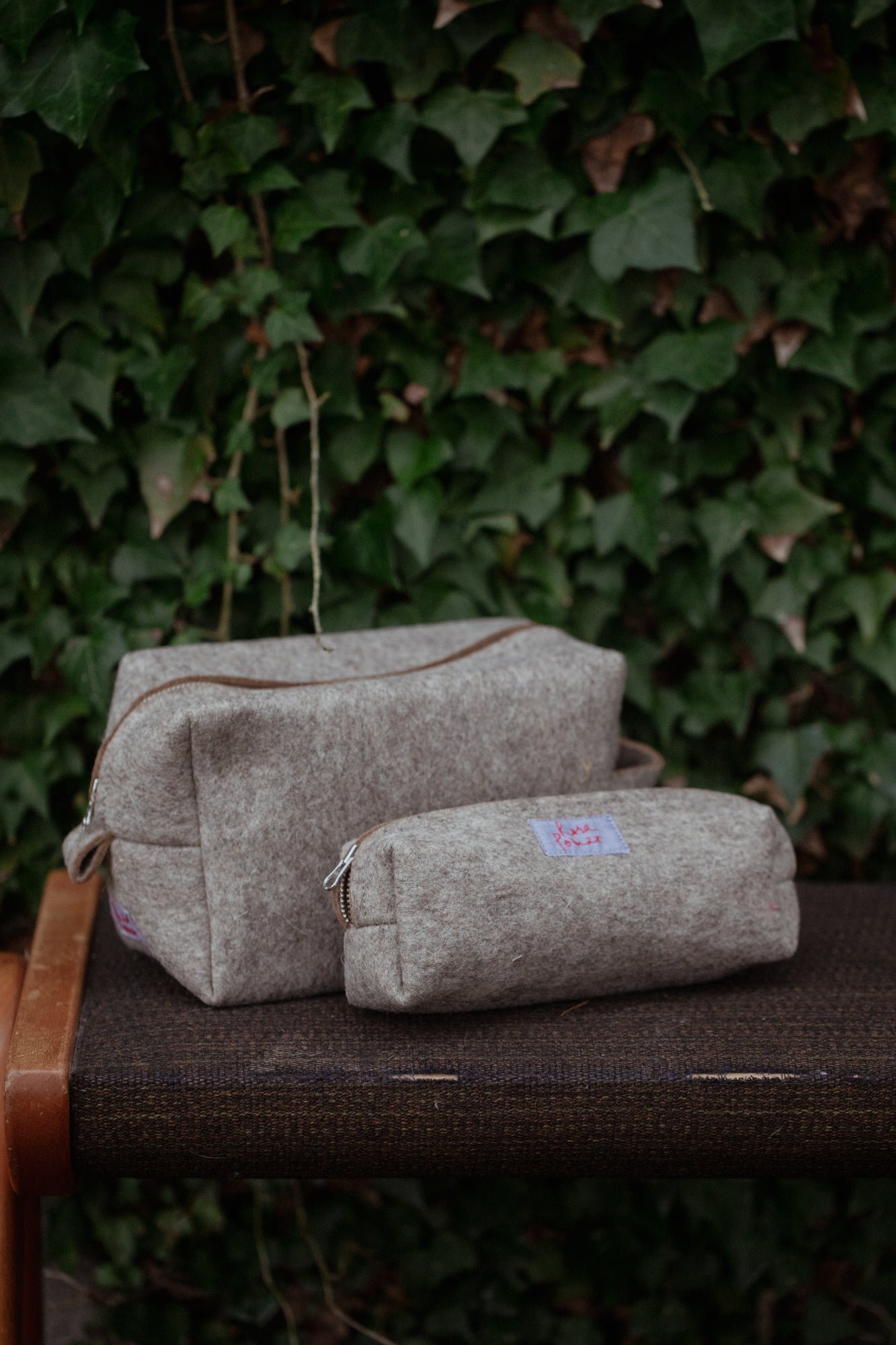 Wool felt bags by Retrosaria Rosa Pomar