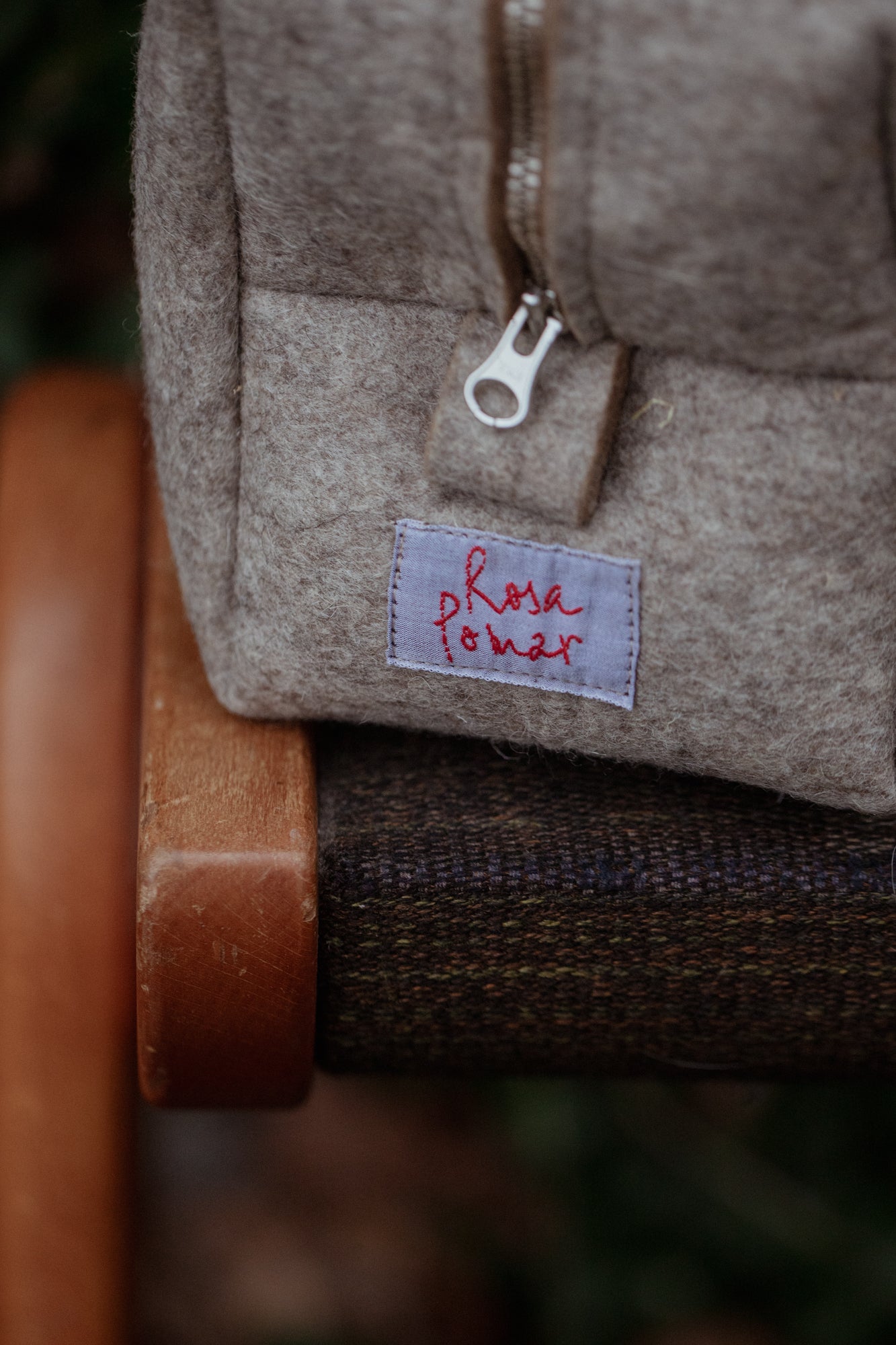 Wool felt bags by Retrosaria Rosa Pomar